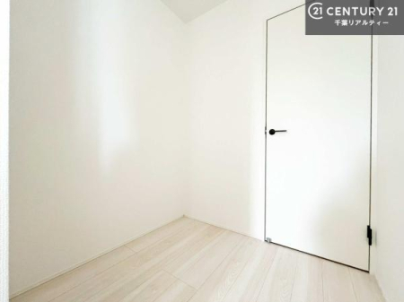 ���[ �p���g���[�t���I���Ă�������A�H�ނ̃X�g�b�N���X�b�L�����ڂ��邱�Ƃ��ł��܂��I
���񌻒n�ł��m���߂��������B