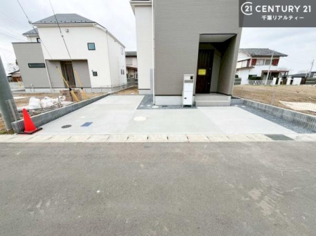 ���ԏ� ���ԃX�y�[�X��3�䕪����܂��I�Z�J���h�J�[�͂������A�o�C�N�⎩�]�ԂȂǂ��u���ꏊ�ɍ���܂���B