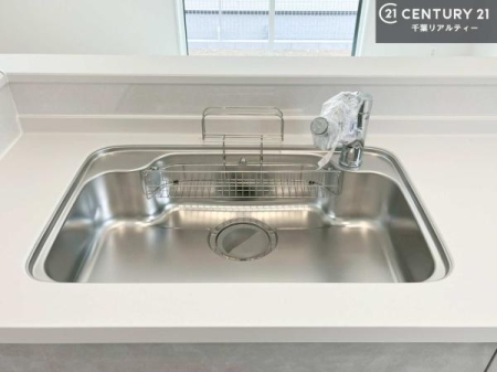 �L�b�`�� ���C�h�ȃV���N�ł��ˁI�������˂ɂ������������₷���Ǝ����y�X�d�l�̃V�X�e���L�b�`���ł��I
�f�U�C�����Ƌ@�\�������˂��L�b�`���Ő�����������܂��ˁI