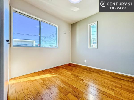 �m�� �V���v���Ƀf�U�C������Ă��邽�߁A�Ƌ��I�т܂���I
���C�ɓ���̉Ƌ��u���Ă��낰���Ԃ���邱�Ƃ��ł��܂��B