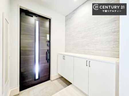 ���� �V���[�Y�{�b�N�X�t���Ȃ̂ŁA���ւ��Еt�����|�������₷���ł��I
�X�b�L���������ւŌ˂��J�����u�ԁA�������̂���S�n������Ԃ��o�}���Ă���܂��B