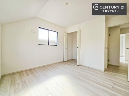 �q������ ���[�X�y�[�X����������m�ۂ���Ă��邽�߁A���������w�p�i���T�b�ƕЕt���A���ł��X�b�L���B
�Y��ȋ�Ԃ��ۂĂ܂��I