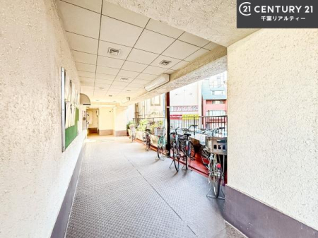 ���̑����p�� ���p�����E���]�Ԓu����ł��B
���]�Ԃ�����΍s���͈͂��L���肨�o�����֗��ł��I�󂫏󋵂Ɋւ��Ă͂��C�y�ɂ��₢���킹���������I