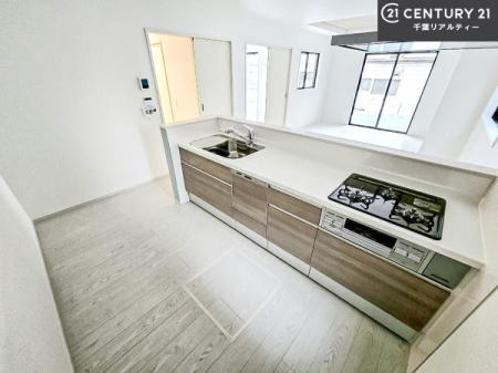 �L�b�`�� ��Ƃ����₷���V�X�e���L�b�`���ł��I���[����������t���Ă���̂ŁA�����X�y�[�X�ɕ���u���Ȃ��čςނ̂ŁA�L�X�g���āA���K�ɍ�Ƃ��ł��܂��I