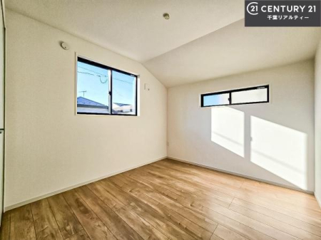 �q������ �Q�ʍ̌��Ŗ��邭�J���I�B�|���o�������Ȃ����ߊO���̎���������ɂ����A������������ԂɂȂ��Ă���A�w�K��V�тɂ��W���ł���q�ǂ������Ƃ��Ă҂�����ł��B