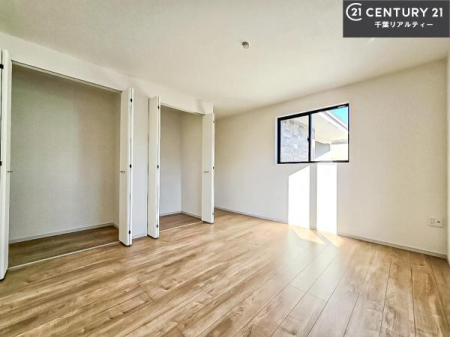 ���r���O�ȊO�̋��� �V���v���Ƀf�U�C������Ă��邽�߁A�Ƌ��I�т܂���I
���C�ɓ���̉Ƌ��u���Ă��낰���Ԃ���邱�Ƃ��ł��܂��B