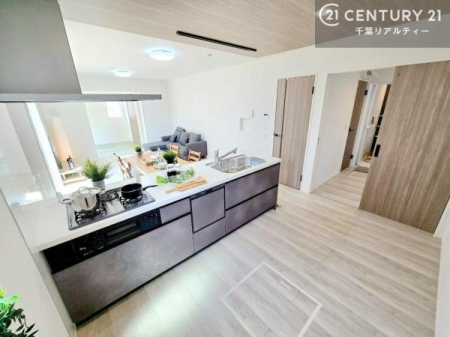 �L�b�`�� ��Ƃ肠�钲���X�y�[�X�ō�Ƃ����₷�����K�ȃL�b�`���ł��I
���q�l�ƈꏏ�ɂ��َq������y���߂�L�X�X�y�[�X�ł��B�y�����������ԂɂȂ肻���ł��ˁI