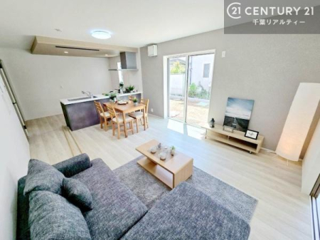 ���r���O �傫�ȑ����炽���Ղ�̗z���������閾�邢���r���O�B�J�����̂��郊�r���O�ŉƑ��c���̂��났�̎��Ԃ��߂����܂��I