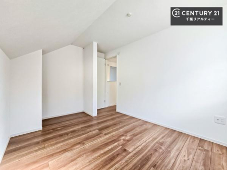 �q������ ���[�X�y�[�X����������m�ۂ���Ă��邽�߁A���������w�p�i���T�b�ƕЕt���A���ł��X�b�L���B
�Y��ȋ�Ԃ��ۂĂ܂��I