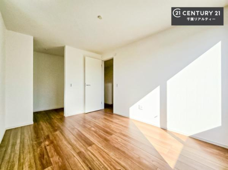 �q������ ���[�X�y�[�X����������m�ۂ���Ă��邽�߁A���������w�p�i���T�b�ƕЕt���A���ł��X�b�L���B
�Y��ȋ�Ԃ��ۂĂ܂��I