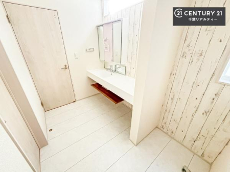 ���ʑ�E���ʏ� �g�Ȃ�𐮂�����ʏ��́A���������厖�ł��I������̐������̂��镵�͋C�����o�I�C�����悭���g�����������܂��B