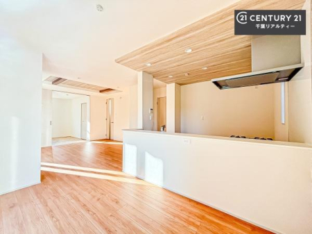 ���r���O �D�����z���܂肪���r���O����ł���ċ��S�n�̗ǂ���Ԃ����o���Ă���܂��I
���났�̎��Ԃ��߂����܂��I