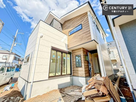 ���n�O�ώʐ^ ���݌��z���B������͖��邭�J���I�ȃ��r���O��ŐV�ݔ��̃L�b�`���Ȃǉ��K�ȋ�Ԃ��L����܂��B�����������炱���g�V������炵�h�ւ̊��҂����܂�Z�܂��B�����������Ȃ����z���̗l�q���K���ł��I