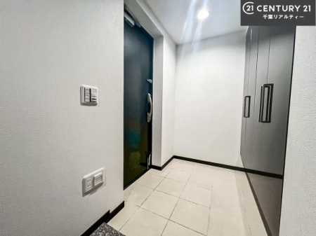 ���� �V���[�Y�{�b�N�X�t���Ȃ̂ŁA���ւ��Еt�����|�������₷���ł��I
�X�b�L���������ւŌ˂��J�����u�ԁA�������̂���S�n������Ԃ��o�}���Ă���܂��B
