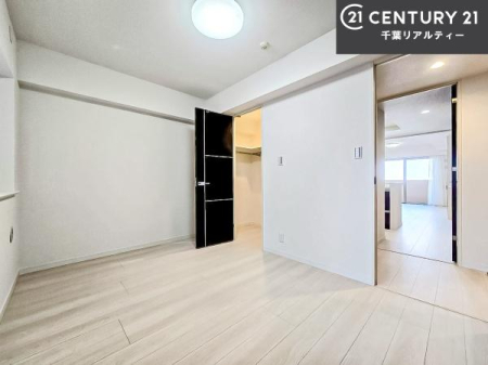 �m�� �V���v���Ƀf�U�C������Ă��邽�߁A�Ƌ��I�т܂���I
���C�ɓ���̉Ƌ��u���Ă��낰���Ԃ���邱�Ƃ��ł��܂��B