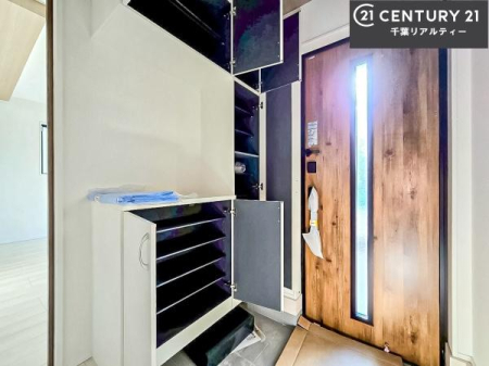 ���� �V���[�Y�{�b�N�X�t���Ȃ̂ŁA���ւ��Еt�����|�������₷���ł��I
�X�b�L���������ւŌ˂��J�����u�ԁA�������̂���S�n������Ԃ��o�}���Ă���܂��B