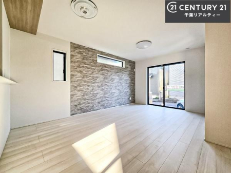 ���r���O �D�����z���܂肪���r���O����ł���ċ��S�n�̗ǂ���Ԃ����o���Ă���܂��I
���났�̎��Ԃ��߂����܂��I