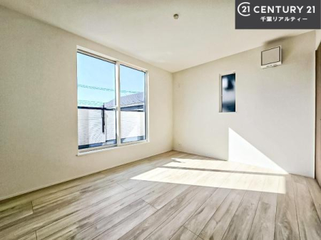 �m�� �o���R�j�[�ɖʂ��Ă���m���ł��B���邭�����肪����A���C����������ł��܂��I���N���āA�O�ɏo�Ĕw�L�т����[�ċz�����ǂ������}������邱�Ƃ��ł��܂��B