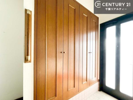 ���� �V���[�Y�{�b�N�X�t���Ȃ̂ŁA���ւ��Еt�����|�������₷���ł��I
�X�b�L���������ւŌ˂��J�����u�ԁA�������̂���S�n������Ԃ��o�}���Ă���܂��B