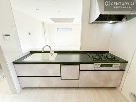 �L�b�`�� �y�������ʐ^�z��Ƃ����₷���V�X�e���L�b�`���ł��I���[����������t���Ă���̂ŁA�����X�y�[�X�ɕ���u���Ȃ��čςނ̂ŁA�L�X�g���āA���K�ɍ�Ƃ��ł��܂��I