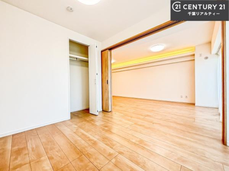 ���r���O�ȊO�̋��� ���r���O�Ɨאڂ����m���ł��I�Ǝ��̋x�e�X�y�[�X��L�b�Y�X�y�[�X�Ƃ��Ċ��p����̂��悳�����ł��ˁI
���[���t���Ă��܂��I