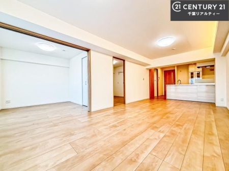 ���r���O �D�����z���܂肪���r���O����ł���ċ��S�n�̗ǂ���Ԃ����o���Ă���܂��I
���났�̎��Ԃ��߂����܂��I