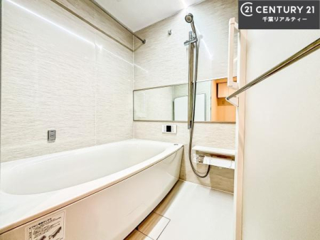 ���� �������������l�̕��͋C�̃o�X���[���́A�����o�Ă��ăo�X�^�C�����[���I
���d���撣���Ă��邲�J���ɂ��D�݂̓����̓����܂����āA�y����ł݂Ă͂������ł��傤���H