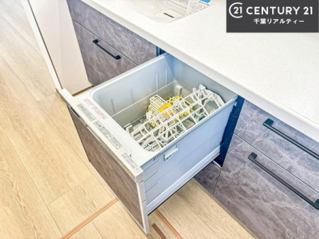 �L�b�`�� �H��@�t���̃L�b�`���ł��I�Z���������r��h�~�Ƃ��đ�ϊ��􂷂�֗��Ȏd�l�ł��I�r���g�C���Ȃ̂ŃL�b�`���̏ꏊ����炸�����X�y�[�X���L���g�����Ƃ��o���܂��I