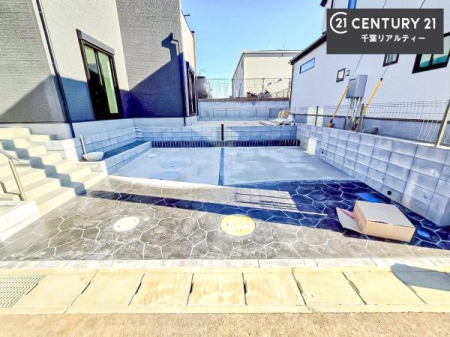 ���ԏ� ���ԃX�y�[�X��2�䕪����܂��I�Z�J���h�J�[�͂������A�o�C�N�⎩�]�ԂȂǂ��u���ꏊ�ɍ���܂���B