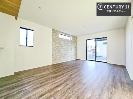 ���r���O �D�����z���܂肪���r���O����ł���ċ��S�n�̗ǂ���Ԃ����o���Ă���܂��I
���났�̎��Ԃ��߂����܂��I