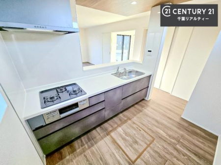 �L�b�`�� ��Ƃ����₷���V�X�e���L�b�`���ł��I���[����������t���Ă���̂ŁA�����X�y�[�X�ɕ���u���Ȃ��čςނ̂ŁA�L�X�g���āA���K�ɍ�Ƃ��ł��܂��I