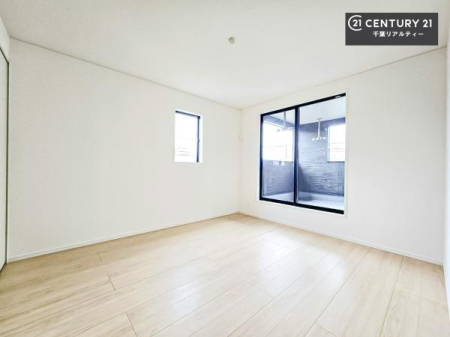 �Q�� �o���R�j�[�ɖʂ����m���́A���炩�Ȓ������������ސS�n�悢��ԁB�u�₩�Ȍ��ɕ�܂�ċC�����悭�ڊo�߂��邽�߁A�Q���ɍœK�Ȃ������ł��B���̊��C�₨�z�c���������K�ɍs���܂��B