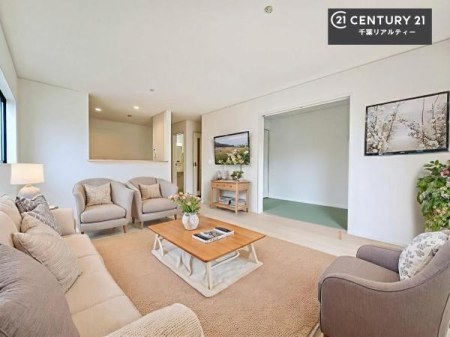 ���r���O �Ƌ��CG�p�[�X�ł��B�D�����z���܂肪���r���O����ł���ċ��S�n�̗ǂ���Ԃ����o���Ă���܂��I
���났�̎��Ԃ��߂����܂��I