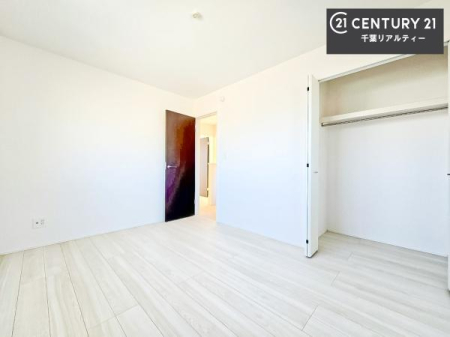 �q������ ���[�X�y�[�X���������Ă���A�ߗނ₨������A�w�p�i�Ȃǂ��������萮���ł��܂��B���������L���g���邽�߁A���K�Ő������Z��Ԃ��������܂��B