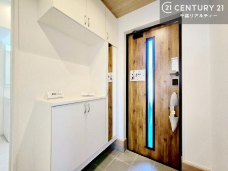 ���� �V���[�Y�{�b�N�X�t���Ȃ̂ŁA���ւ��Еt�����|�������₷���ł��I
�X�b�L���������ւŌ˂��J�����u�ԁA�������̂���S�n������Ԃ��o�}���Ă���܂��B