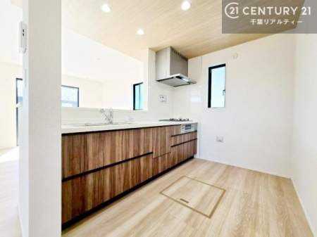 �L�b�`�� ���邢���Ɗ��C��t���̃L�b�`���Ȃ̂ň��S���ăK�X���g�p�ł��܂��I
���ȏL�����ǂ��o���Ă���ĉq���I�ȃL�b�`�����ۂĂ܂��ˁI
