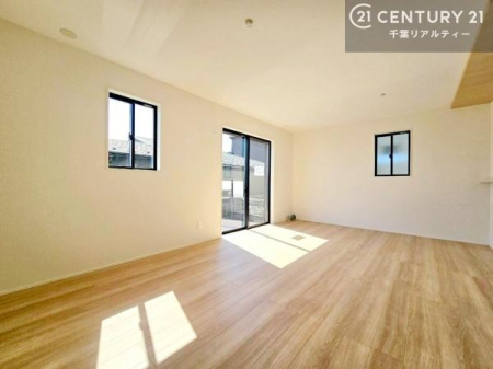 ���r���O �傫�ȑ����炽���Ղ�̗z���������閾�邢���r���O�B�J�����̂��郊�r���O�ŉƑ��c���̂��났�̎��Ԃ��߂����܂��I�����̂����w�\�ł��I���񌻒n�ŗz������Ȃǂ��̊����������܂��I