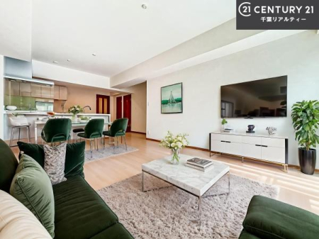 ���r���O �Ƌ��CG�p�[�X�ł��B�J�����̂���L�XLDK�I�\�t�@�[��_�C�j���O�e�[�u����u���Ă������ɂȂ�Ȃ��̂ŉ��K�ɉ߂����܂��I