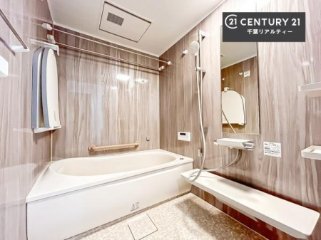 ���� �������������l�̕��͋C�̃o�X���[���́A�����o�Ă��ăo�X�^�C�����[���I
���d���撣���Ă��邲�J���ɂ��D�݂̓����̓����܂����āA�y����ł݂Ă͂������ł��傤���H