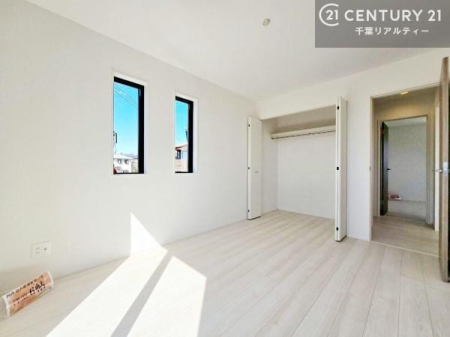 �m�� �L�x�Ȏ��[�X�y�[�X�ŁA�Z��Ԃ�������B
��������}���A��������Ԃ�ۂĂ���[�[���̏Z�܂��ł��B