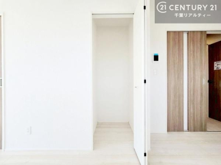 ���[ ���r���O�ɂ͂�����Ƃ������[�X�y�[�X���m�ہB���p�i�⏑�ށA�����ނ���������Еt���A���ł���������Ԃ�ۂĂ܂��B