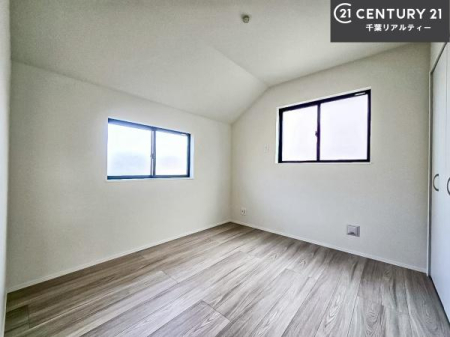 �m�� 2�ʍ̌����m�ۂ������邢�����́A���ʂ����ǂ��A���邭��ϋ��S�n�̗ǂ���ԂƂȂ��Ă���܂��B�����b�N�X���ĉ߂�����S�n�̗ǂ��������ł��I���̖ڊo�߂��X�b�L�����܂��ˁI