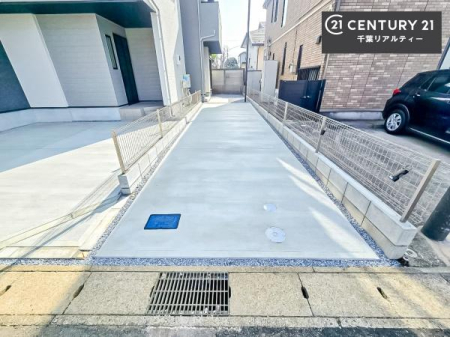 ���ԏ� ���ԃX�y�[�X��2�䕪����܂��I�Z�J���h�J�[�͂������A�o�C�N�⎩�]�ԂȂǂ��u���ꏊ�ɍ���܂���B