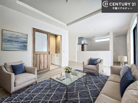 ���r���O �Ƌ��CG�p�[�X�ł��B�J�����̂���L�XLDK�I�\�t�@�[��_�C�j���O�e�[�u����u���Ă������ɂȂ�Ȃ��̂ŉ��K�ɉ߂����܂��I