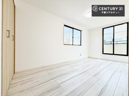 �Q�� �o���R�j�[�ɖʂ��Ă���m���ł��B���邭�����肪����A���C����������ł��܂��I���N���āA�O�ɏo�Ĕw�L�т����[�ċz�����ǂ������}������邱�Ƃ��ł��܂��B