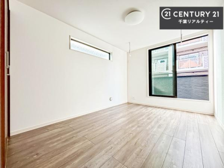 �Q�� �o���R�j�[�ɖʂ��Ă���m���ł��B���邭�����肪����A���C����������ł��܂��I���N���āA�O�ɏo�Ĕw�L�т����[�ċz�����ǂ������}������邱�Ƃ��ł��܂��B