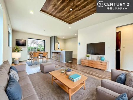 ���r���O �Ƌ��CG�p�[�X�ł��B�J�����̂���L�XLDK�I�\�t�@�[��_�C�j���O�e�[�u����u���Ă������ɂȂ�Ȃ��̂ŉ��K�ɉ߂����܂��I�R�~���j�P�[�V���������₷�����r���O�ł��I