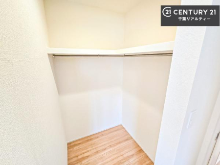 ���[ �E�H�[�N�C���N���[�[�b�g�t���ł��B��������̂��m���Ȃǂ����[���Ă��������ł��ˁI���ɂ���@�������ȂǋG�ߕ��̑傫�ȉƓd�����[�ł��܂��I