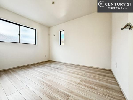 �m�� 2�ʍ̌����m�ۂ������邢�����́A���ʂ����ǂ��A���邭��ϋ��S�n�̗ǂ���ԂƂȂ��Ă���܂��B�����b�N�X���ĉ߂�����S�n�̗ǂ��������ł��I���̖ڊo�߂��X�b�L�����܂��ˁI