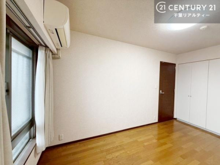 �m�� �e���������Ƃɂ�������Ǝ��[�X�y�[�X���m�ۂ��Ă���A�ߗނ␶���p�i���������萮���B���������L���g����A��炵�₷���ɔz�������Z�܂��ł��B